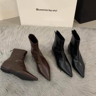 香港内增高尖头瘦瘦靴短靴女靴子2025年新款冬季配裙子法式小裸靴