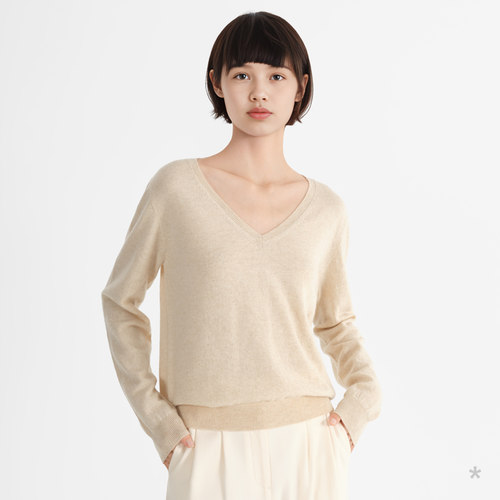 小着LK46杏仁色V领羊绒衫