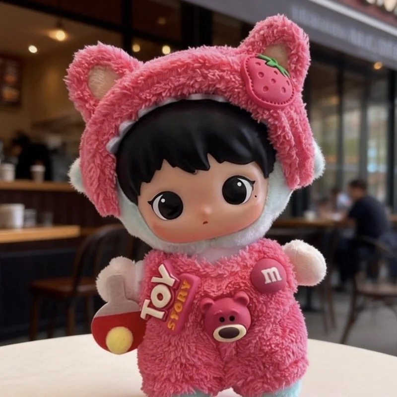 新款15cm玩偶丝塔芙孙颖莎Q版草莓熊娃衣小卡公仔挂件莎莎T恤套装,模玩/动漫/周边/娃圈三坑/桌游,棉花娃娃/毛绒玩具娃衣,淘宝优惠券,粉丝福利购,淘宝优惠卷