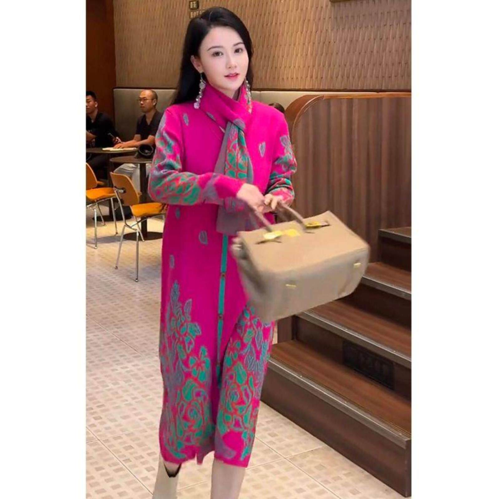 JOYIASS秋冬季新款中长款过膝毛衣裙女遮肉宽松大码针织民族风连