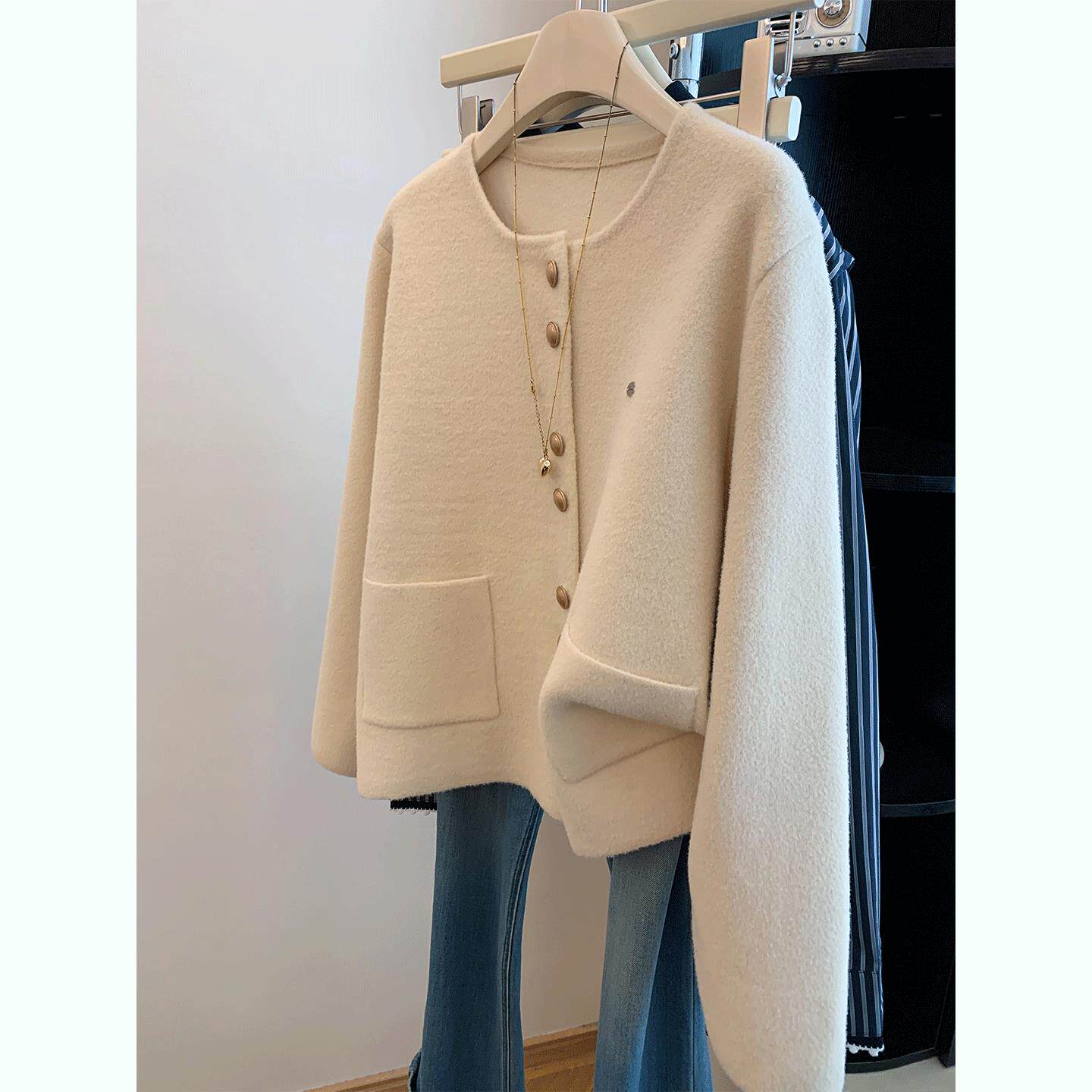 JOYIASS杏色单排扣小香风外套女秋冬季保暖宽松开衫轻熟风高级感