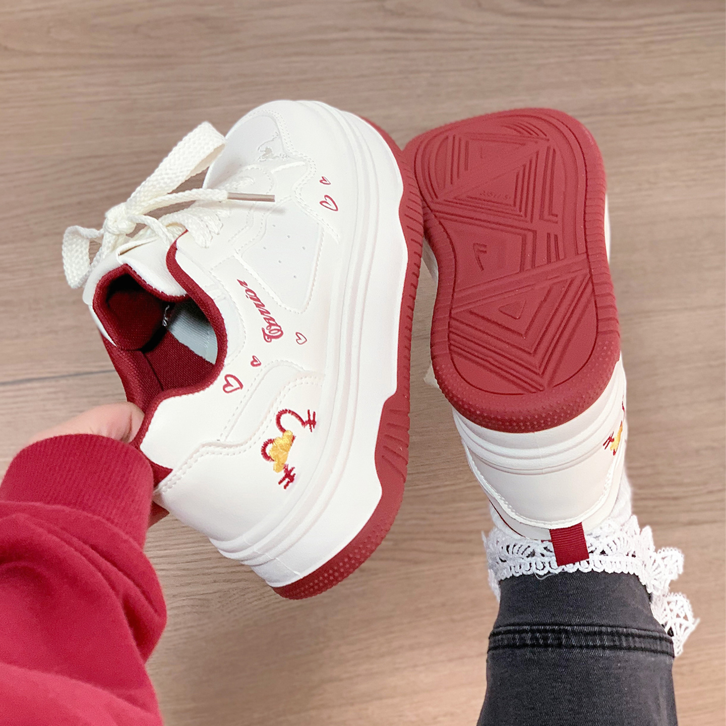 回力酒红卡通原创小白鞋女新款