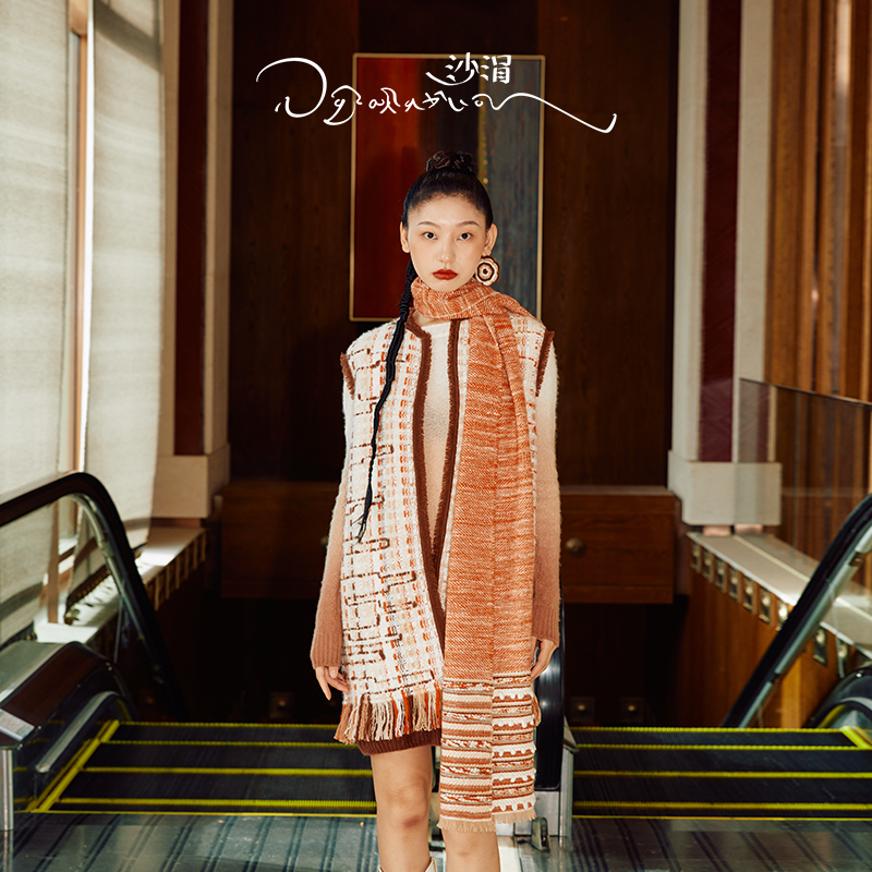 sandriver沙涓25年秋冬新品西藏手工氆氇羊绒捻纱长款围巾