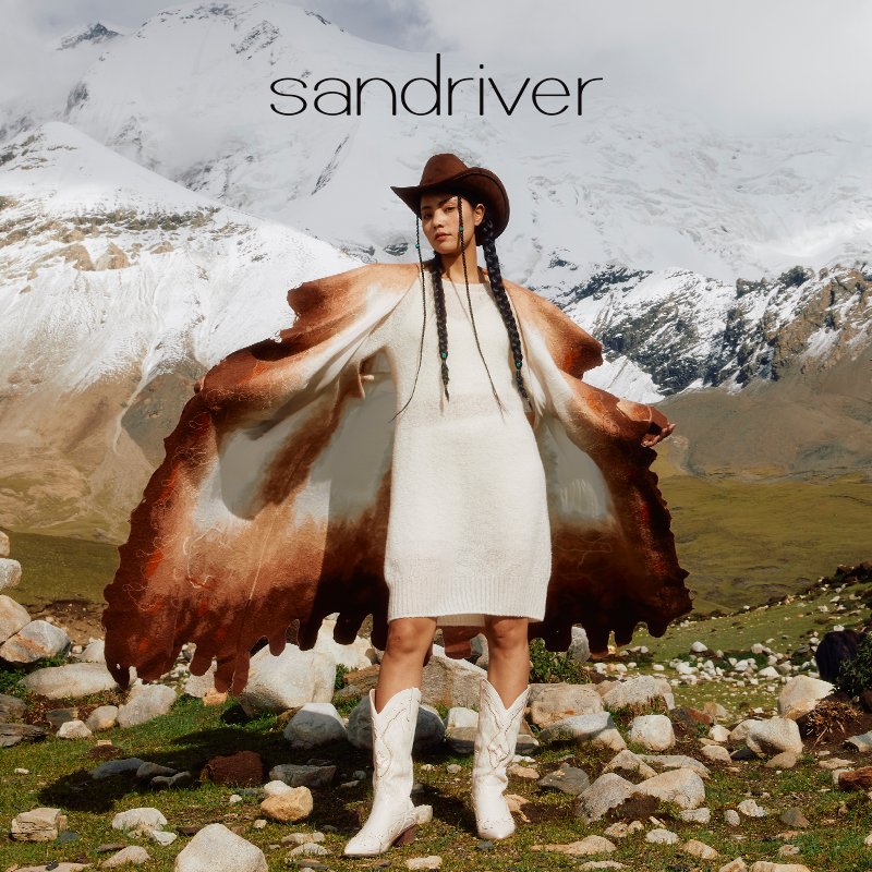 sandriver沙涓25年秋冬新品真丝羊绒相拼手工毡女大衣