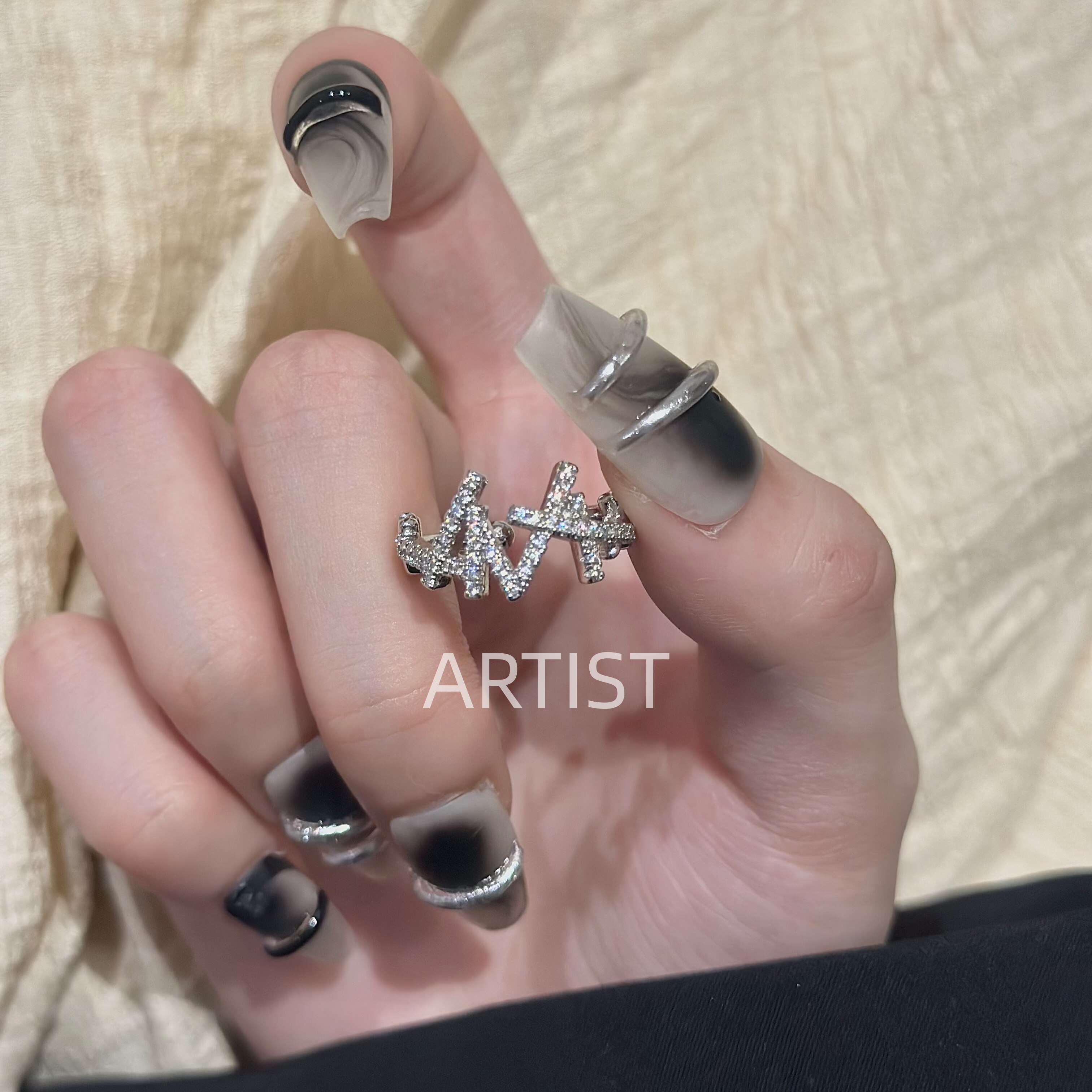 小众设计镶嵌石交错戒指女