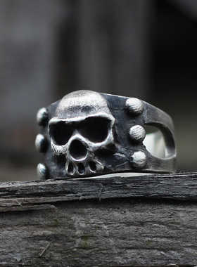 原创美式硬汉骷髅头图腾复古戒指男潮暗黑朋克风摇滚嘻哈做旧指环