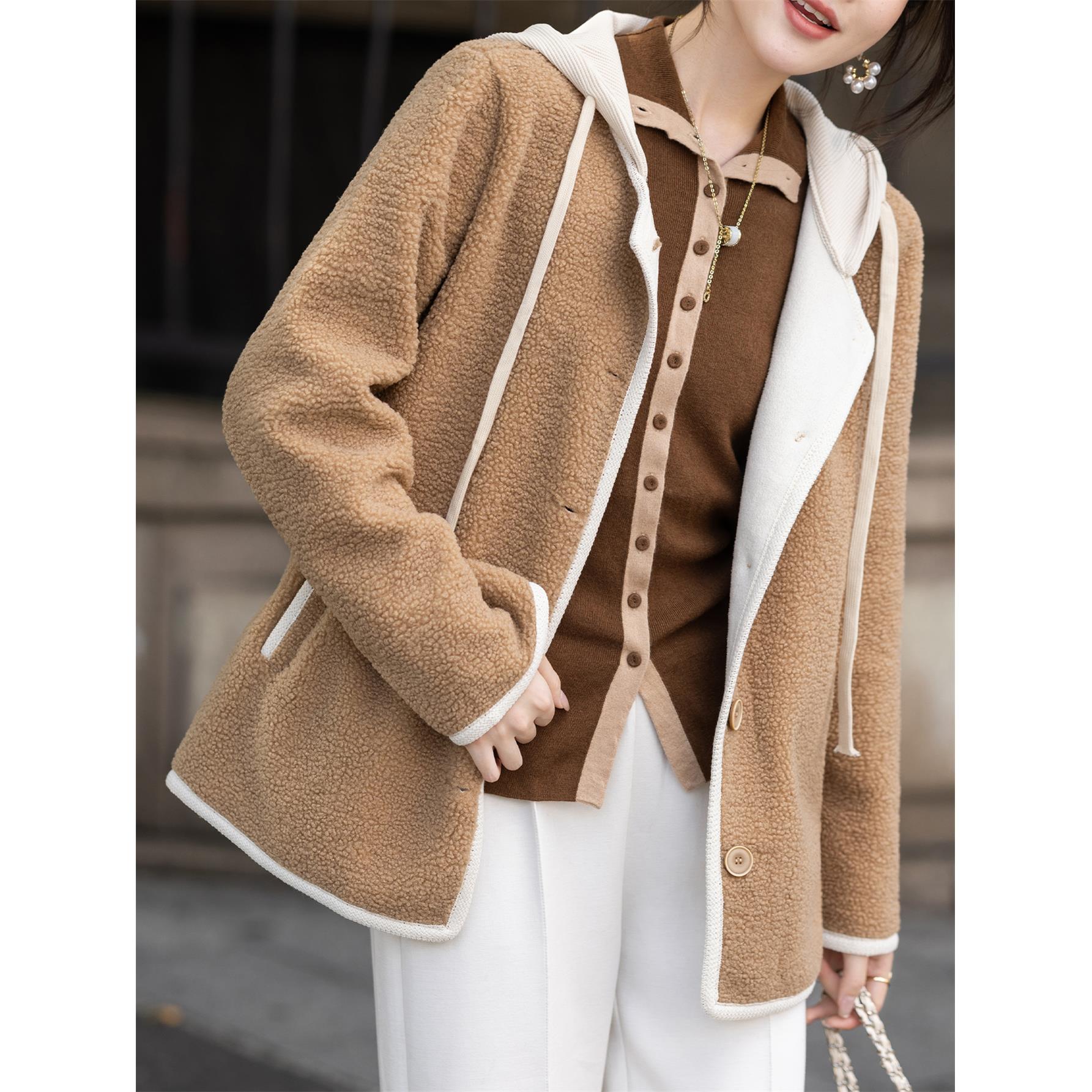 JOYIASS大码女装皮毛一体颗粒绒撞色连帽胖mm宽松外套2025冬季款