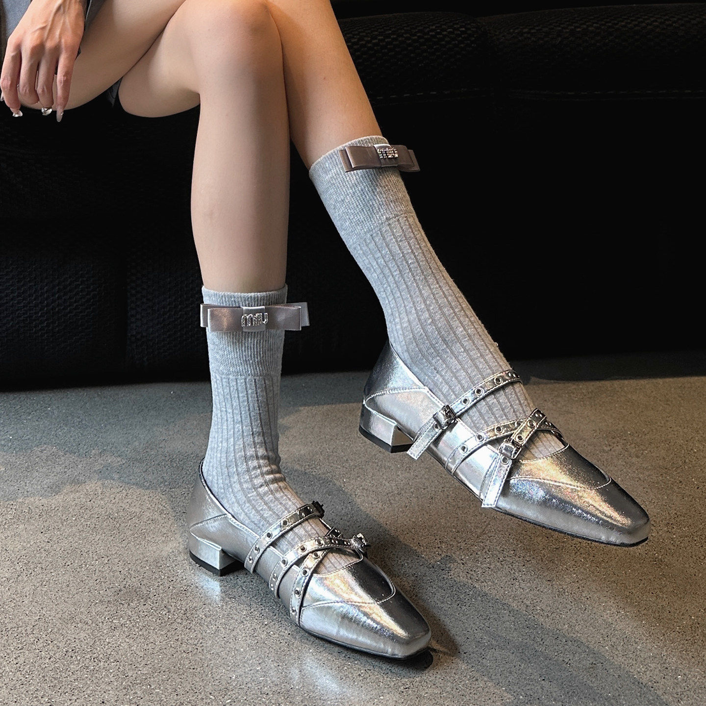 朋克芭蕾~小众银色高跟鞋铆钉一字带复古风玛丽珍粗跟方头单鞋女