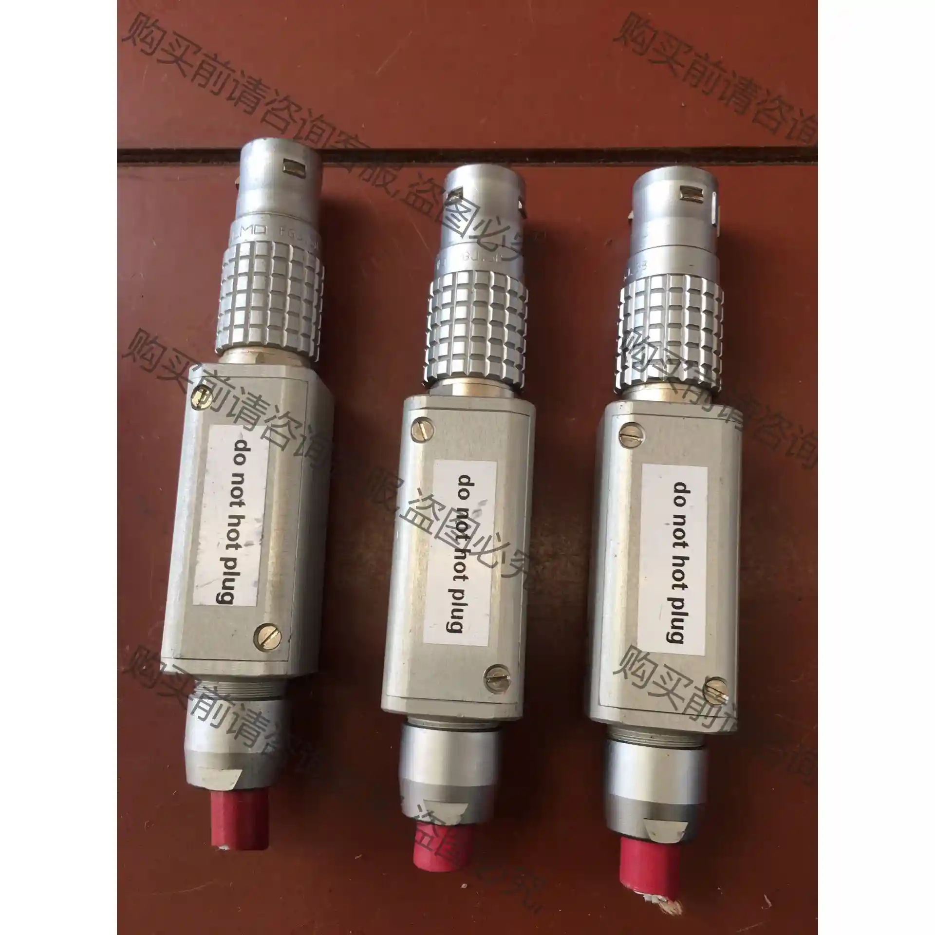 瑞士LEMD FGJ.3B连接器三个，实拍图三个都bu是满针的 议价再拍