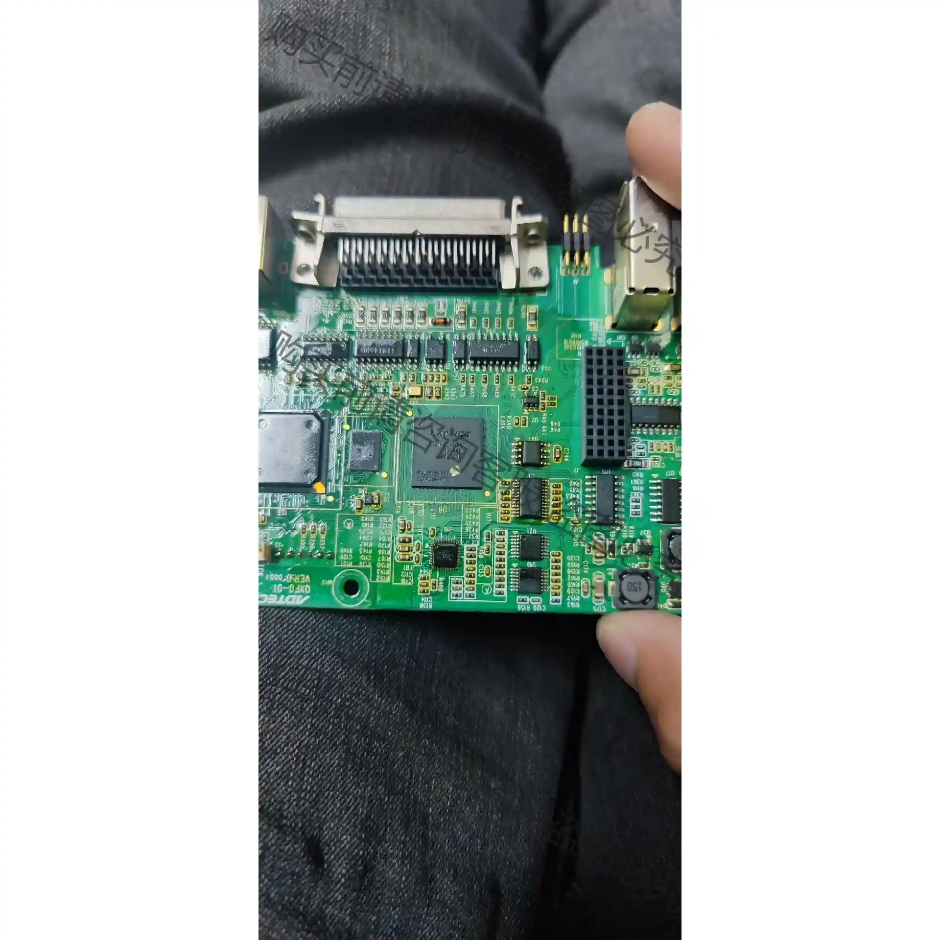 芯片LCMX02-4000HC-4BG256I 带板一起，8 议价再拍 拆机件