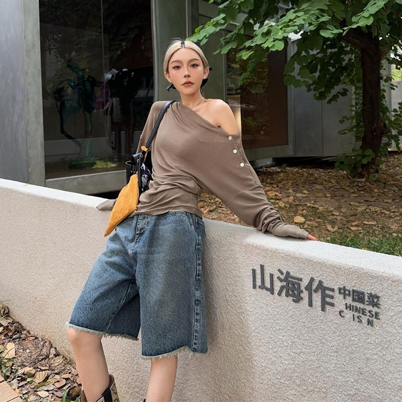 长袖T恤斜肩肩部纽扣宽松