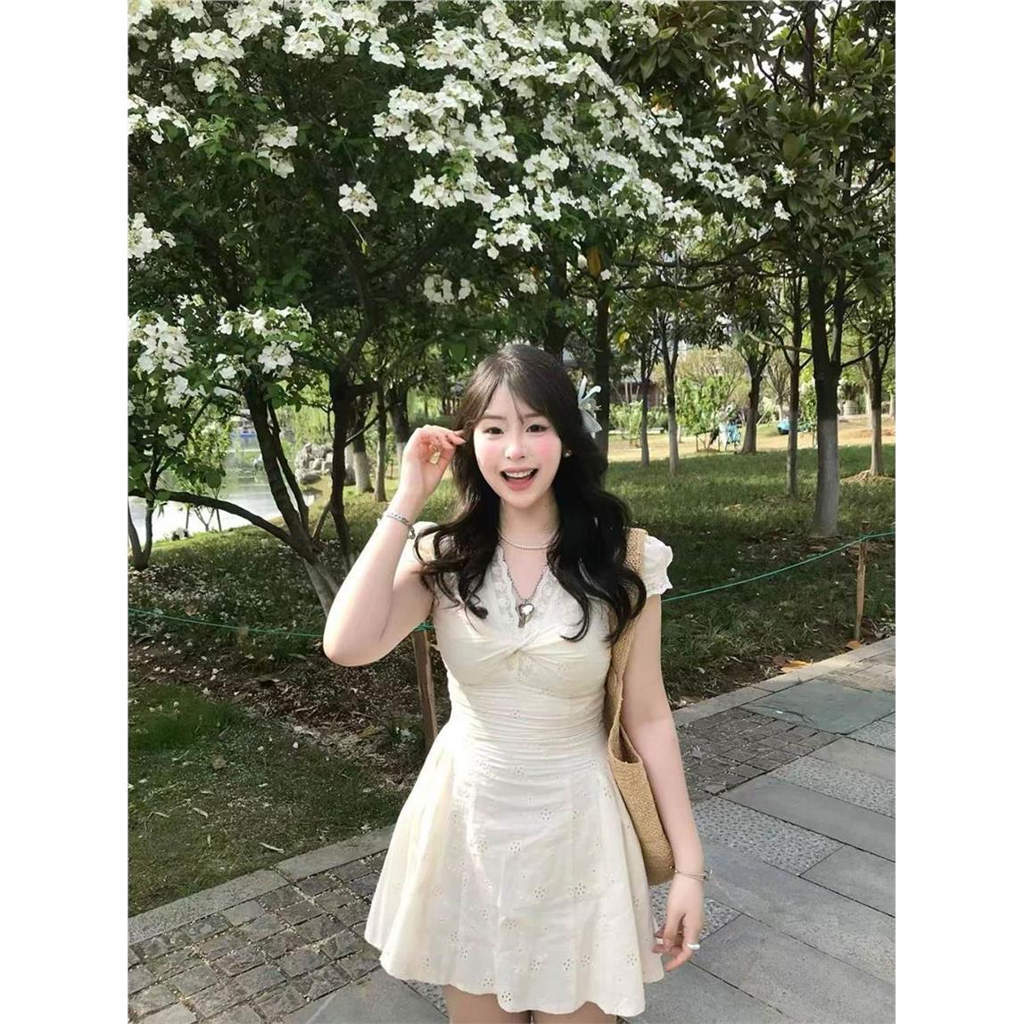 大码女装蕾丝拼接V领短袖