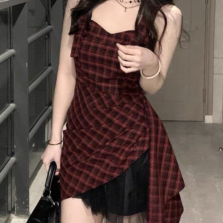 春夏季甜辣少女格纹背带