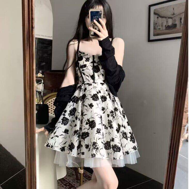 甜美纯欲风碎花吊带裙+防