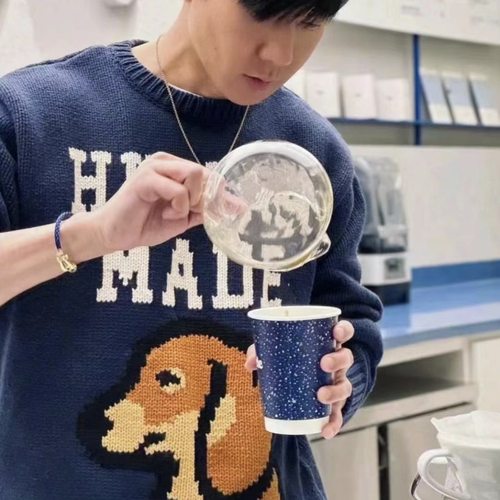 human卡通图案情侣潮牌针织毛衣