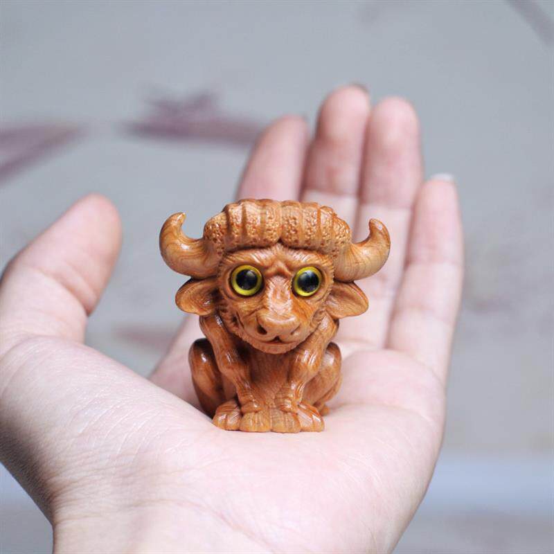 崖柏木雕刻可爱牛魔王生肖动物牛家居装饰品实木小水牛电视柜摆件