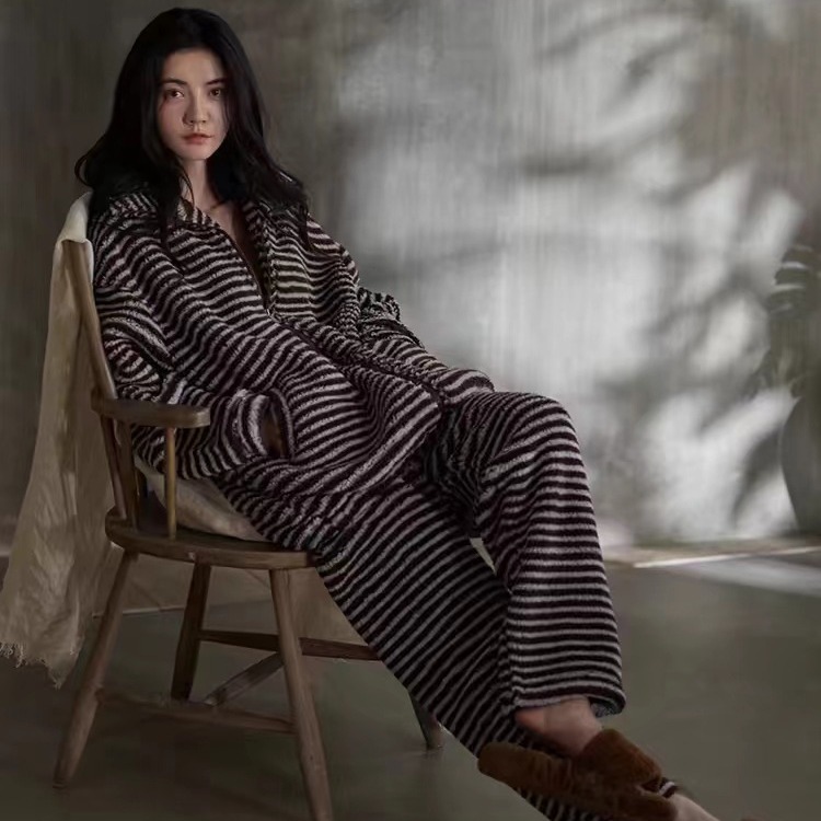 睡衣女秋冬新款法兰绒家