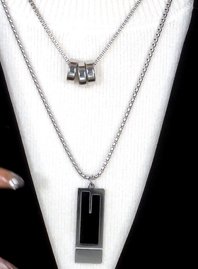 双层叠戴毛衣链秋冬新款长款项链女轻奢时尚高级感钛钢不掉色配饰
