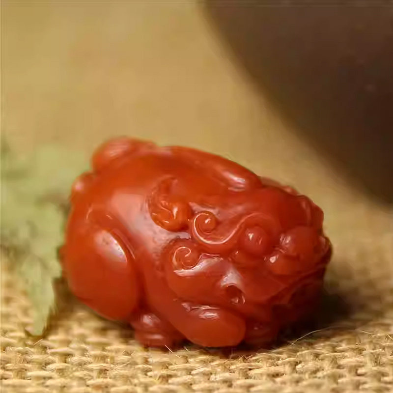 南红玛瑙貔貅挂件自然云南保山原石雕件吊坠手串隔珠圆珠手链配饰