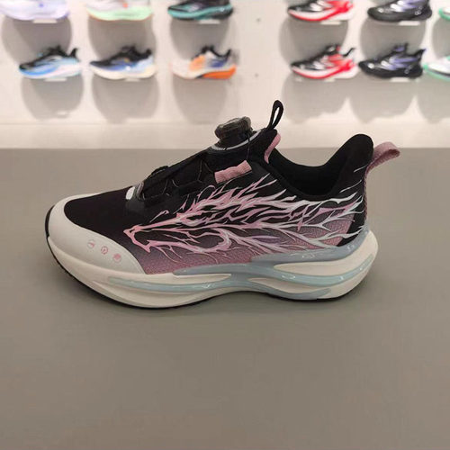 安踏儿童2026新年春款女大童赤焰6.0旋钮网面运动跑步鞋322615505