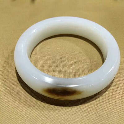 和田玉手镯质地超细腻油润丰盈精光内蕴糖色雅致品质高贵厂家批发