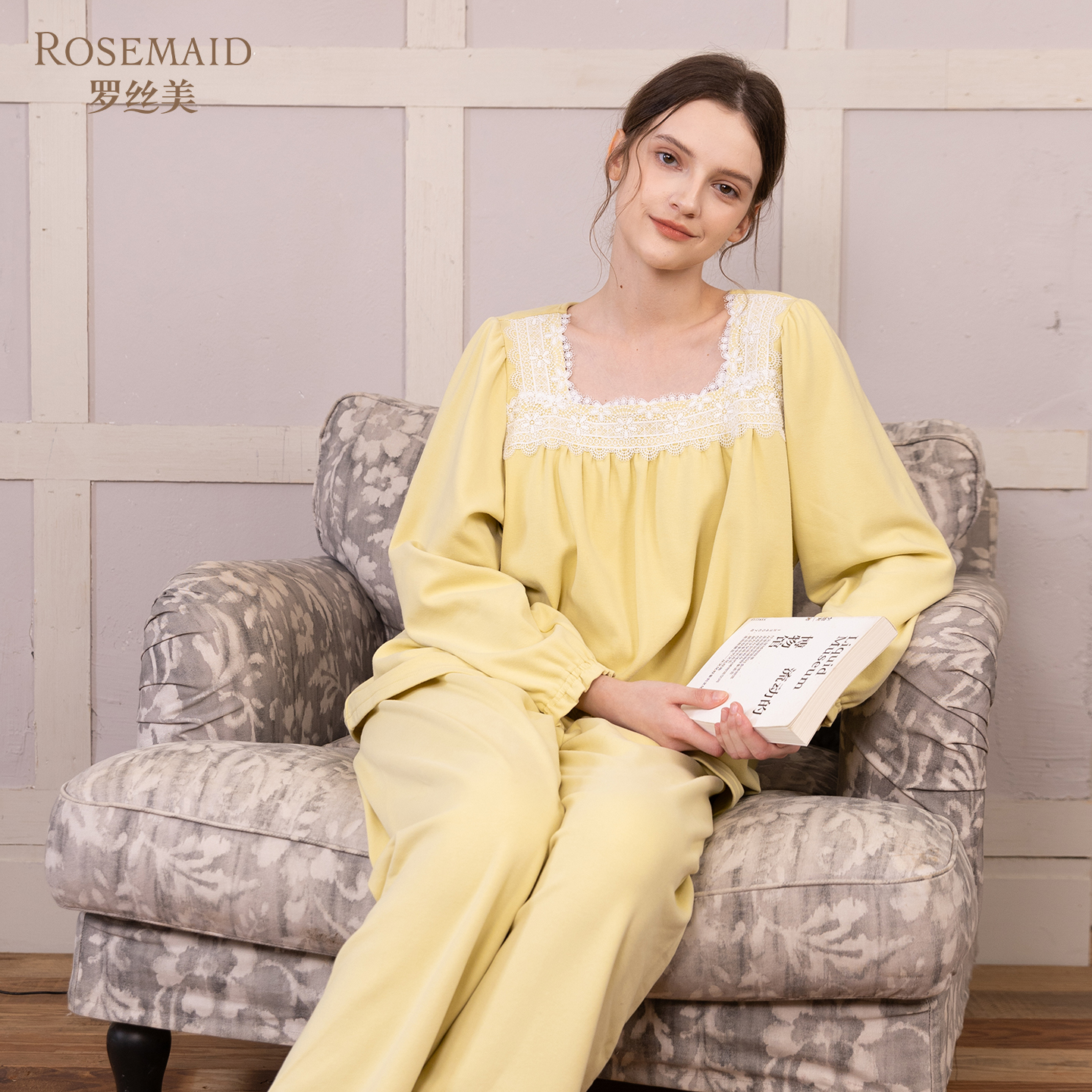 罗丝美2025秋冬新款法式方领睡衣