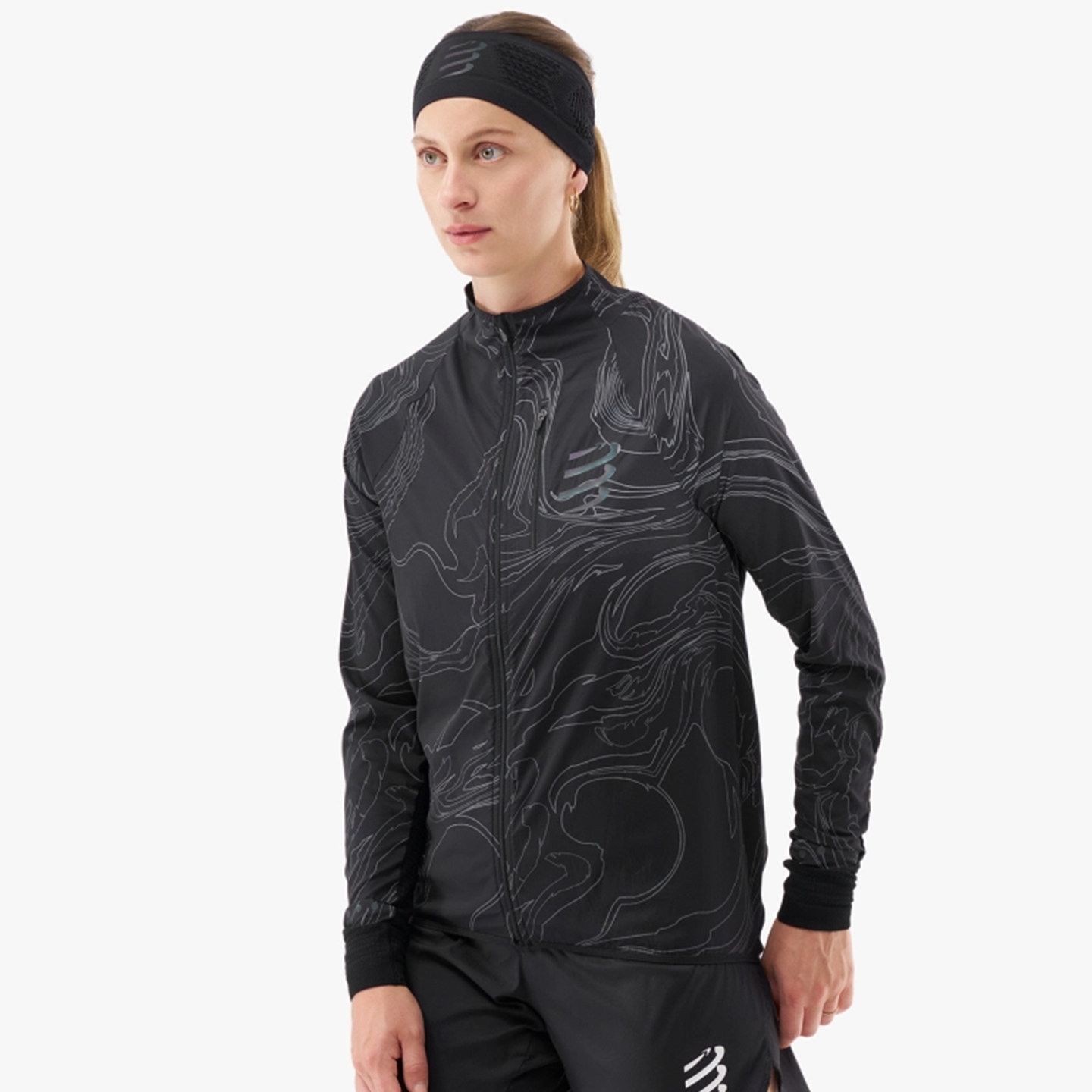 COMPRESSPORT跑步防风极光夹克V4反光夜跑女士