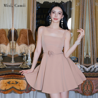 Misi.Camii立体花方领伞摆连衣裙