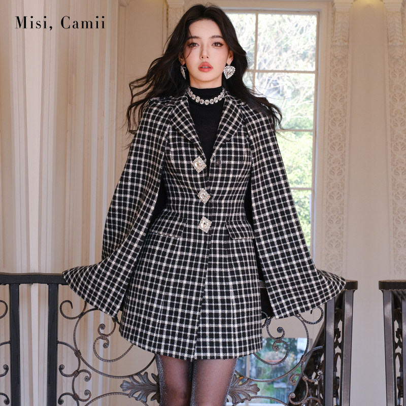 Misi.Camii2024秋冬新款女装方钻黑白格斗篷外套名媛轻奢时尚穿搭