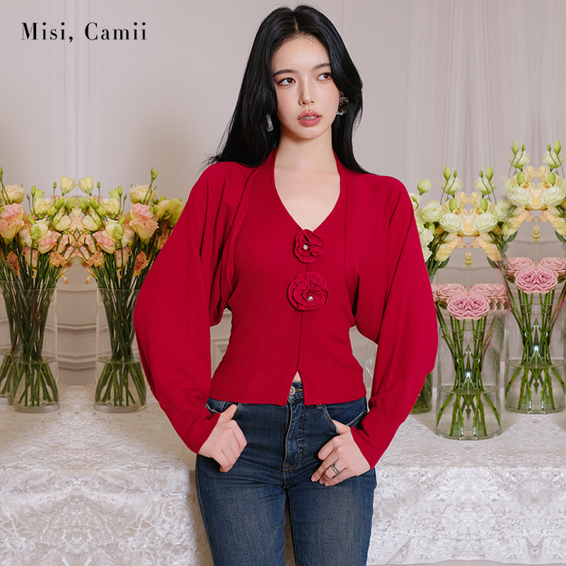 Misi.Camii立体花挂脖两件套毛衫