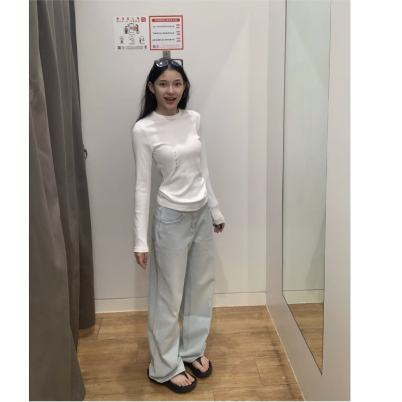 小个子浅色高腰阔腿牛仔裤