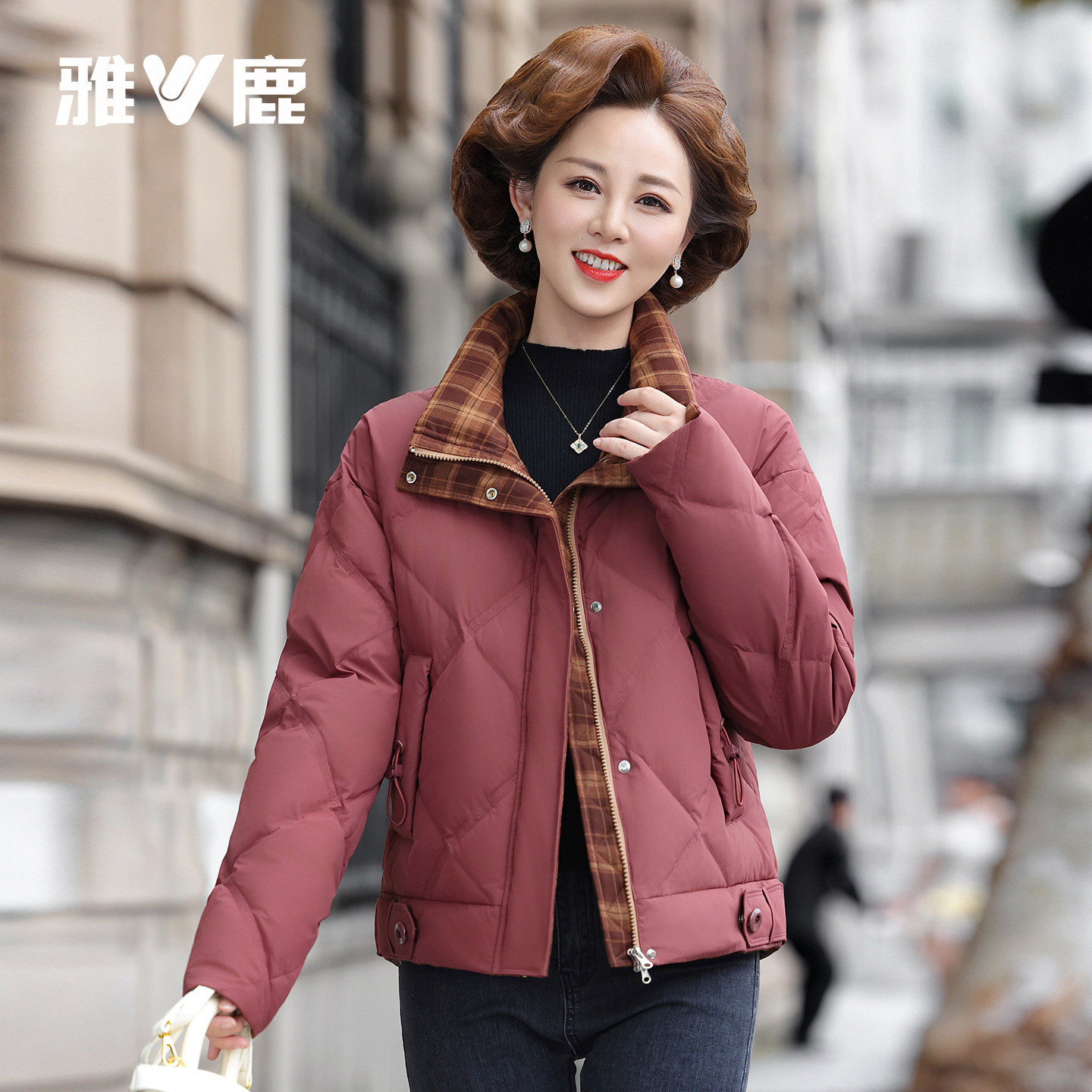 雅鹿妈妈羽绒服中老年外套