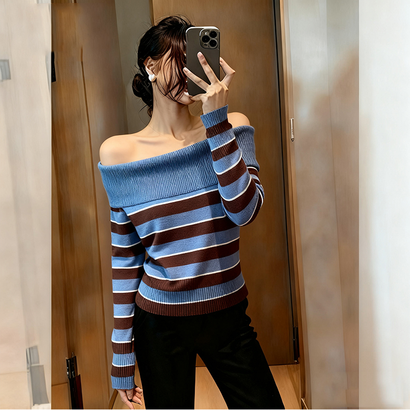 JOYIASS熟女风蓝色条纹拼接露肩长袖针织衫女秋冬新款软糯糯打底