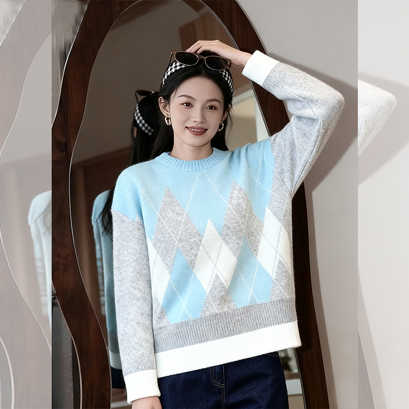JOYIASS奶fufu软糯蓝色菱格圆领套头毛衣女秋冬新款氛围感舒适外