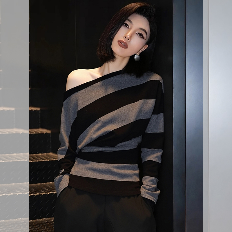 JOYIASS高级感不对称斜肩条纹T恤女秋季2025新款休闲通勤长袖灰色