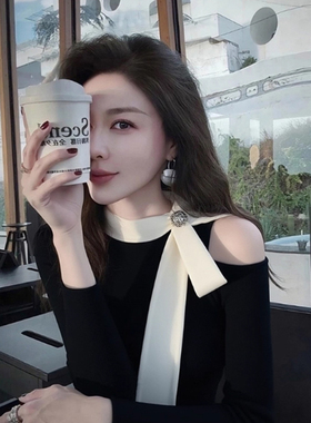 ROUMIKL黑色蝴蝶结绑带露肩针织衫长袖女款秋季新款今年流行漂亮