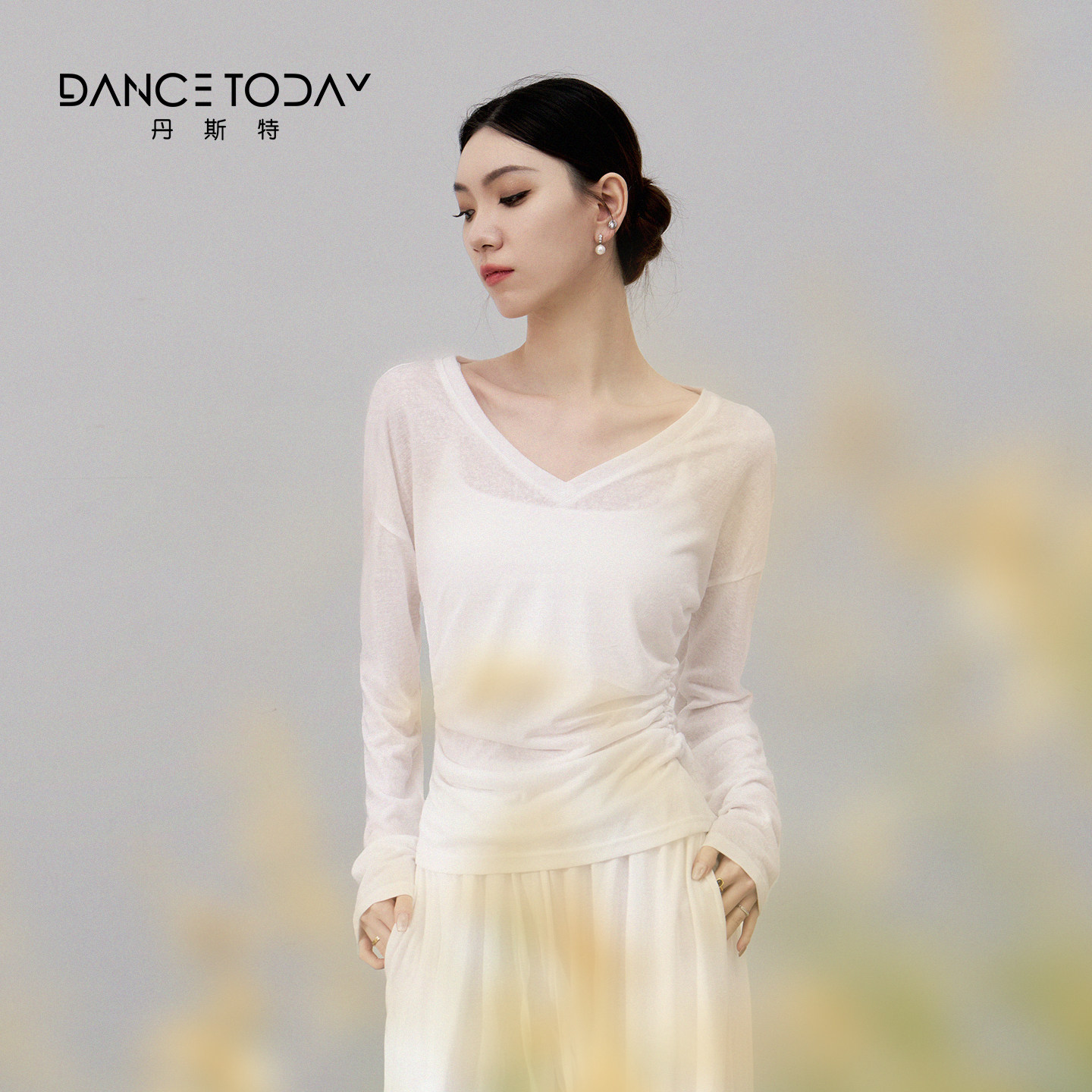 dancetoday现代舞服装女白色V领长袖飘逸练功服纱质收腰舞蹈上衣