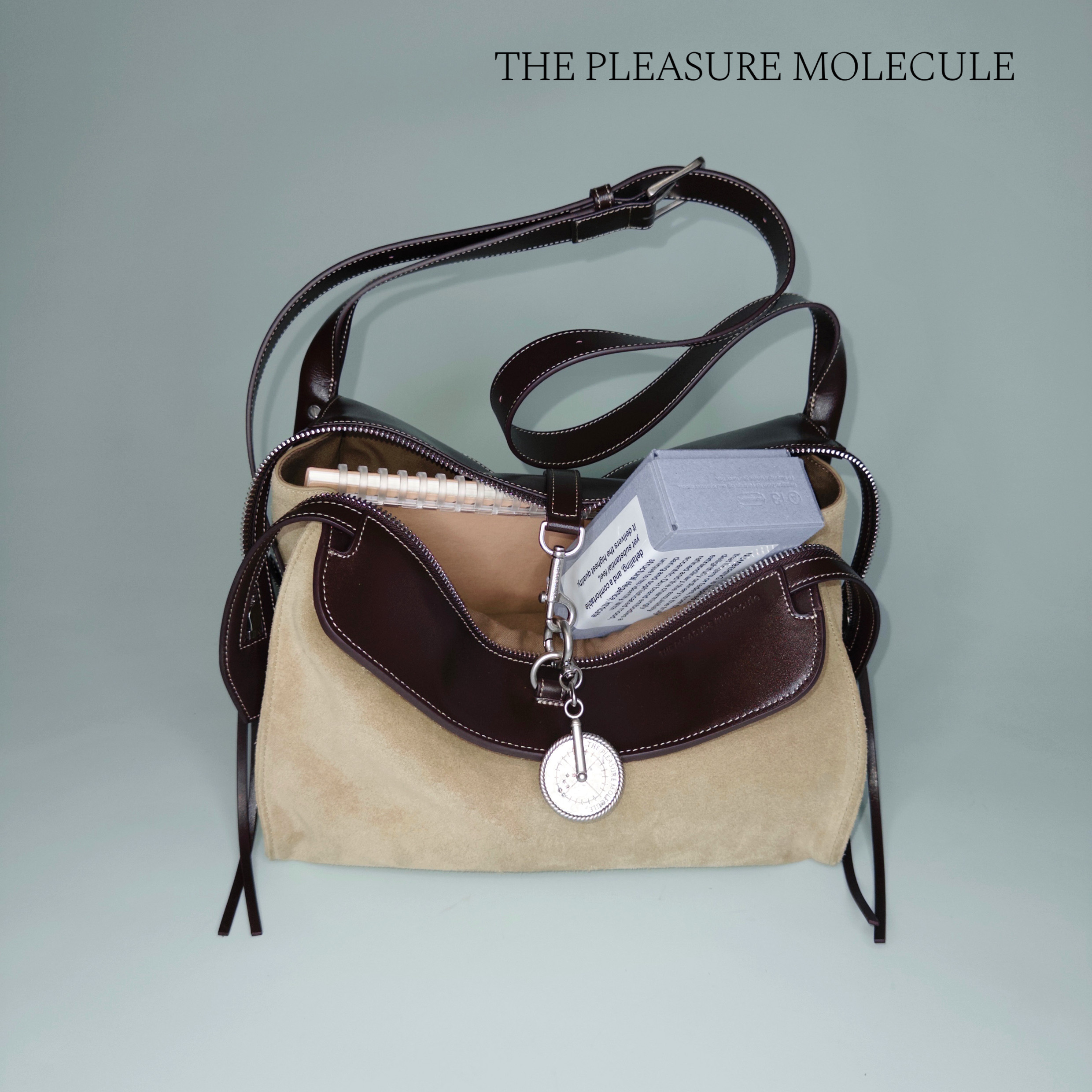 the pleasure molecule新款漫游包30反绒牛皮单肩斜挎老钱风松弛