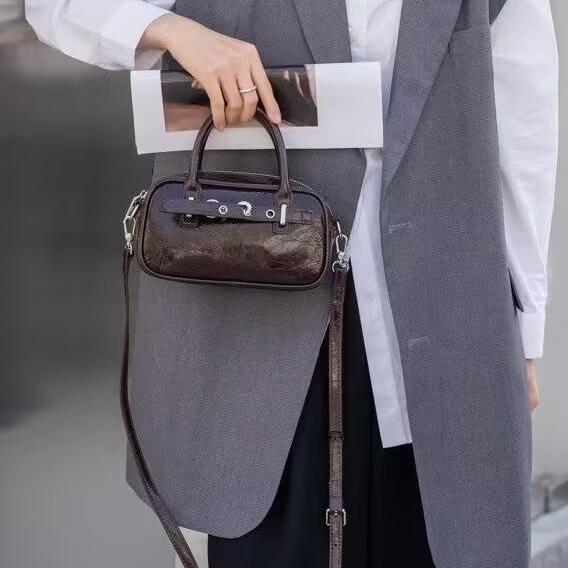 头层爆裂纹牛皮小枕头包女