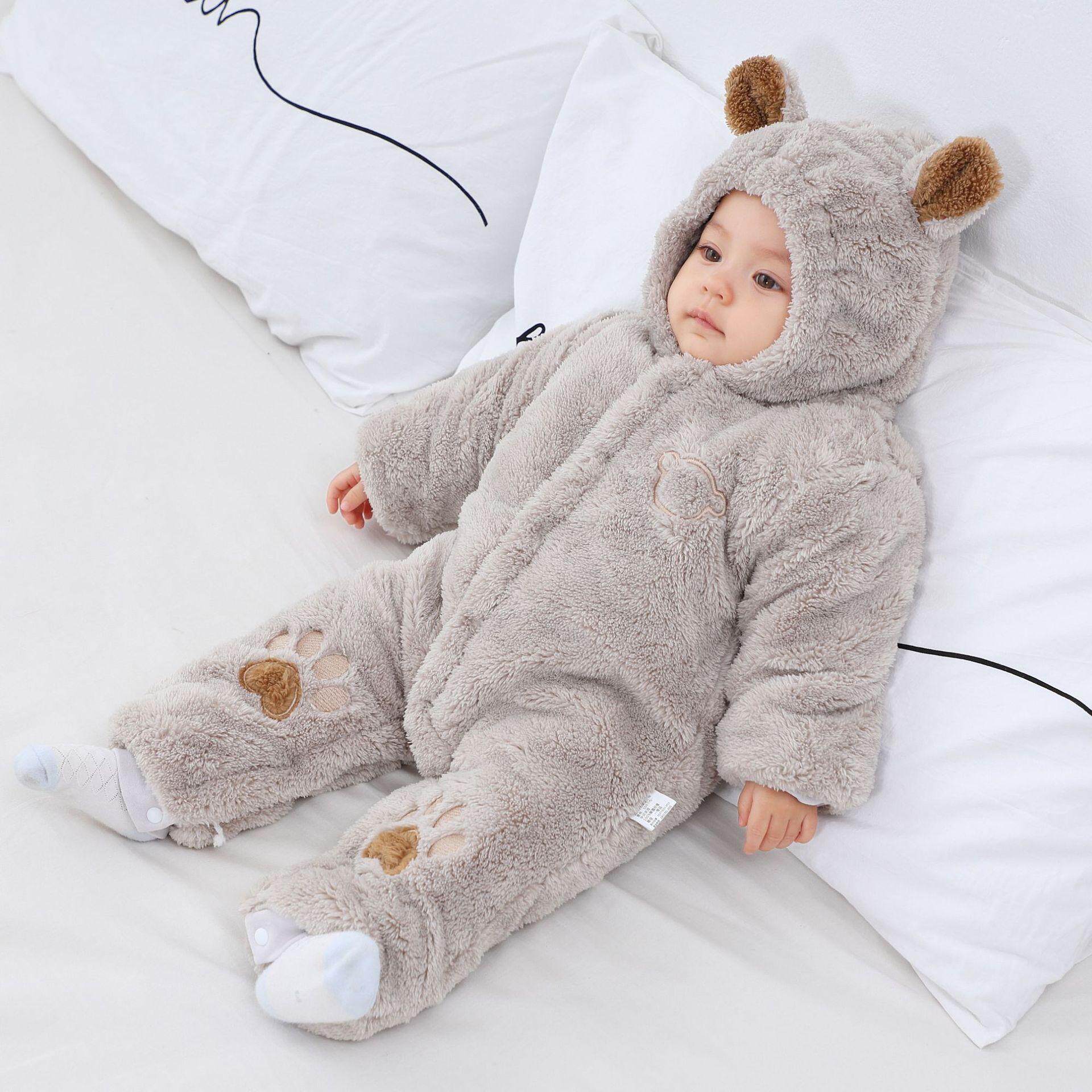 小月龄睡袋婴儿秋冬款加厚保暖抱被衣服新生儿宝宝外出连体抱抱服