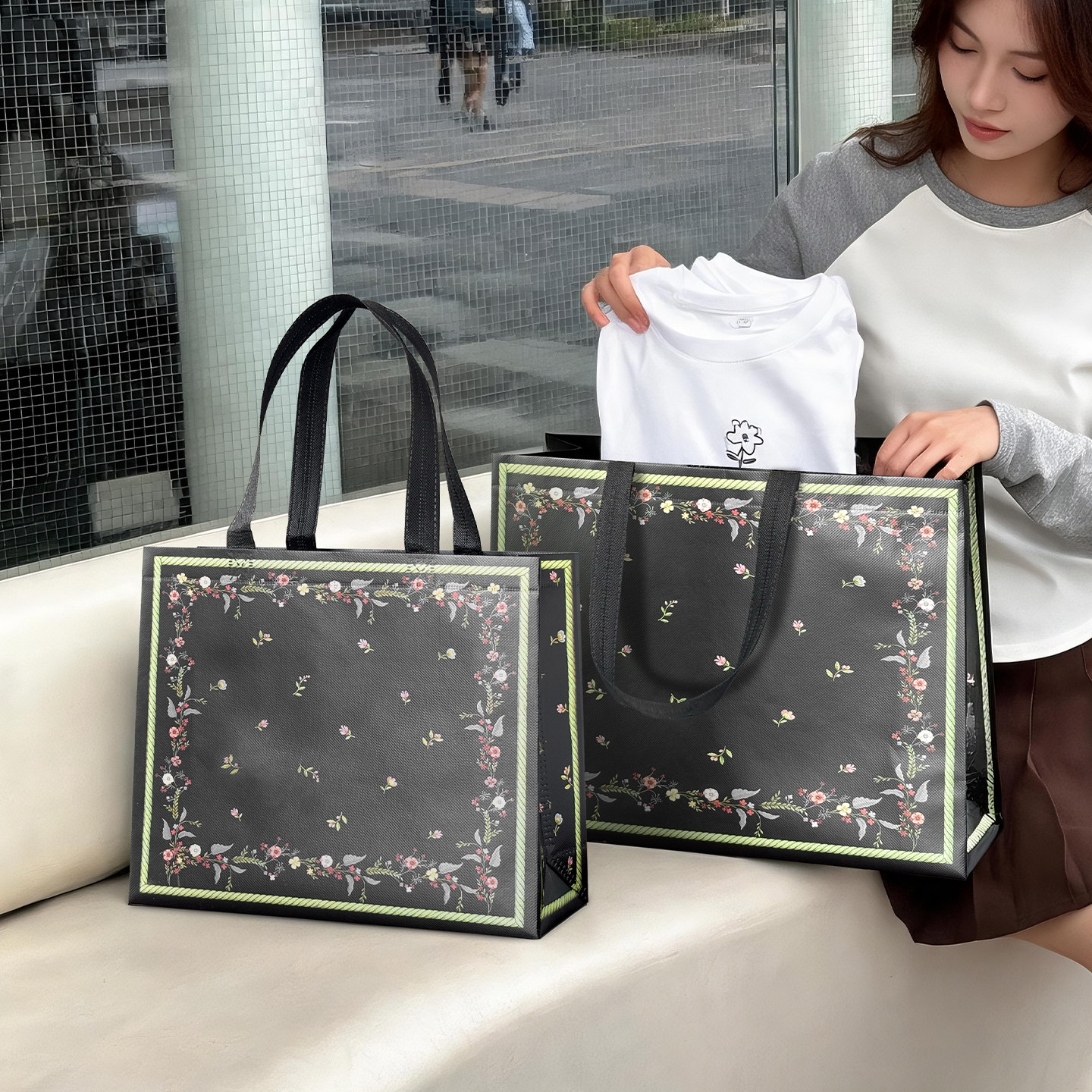 覆膜无纺布服装店手提袋定制logo图片