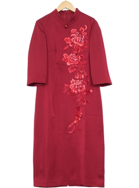 六礼LOOLAYY精选品牌女装高端时尚气质百搭酒红色连衣裙A1-17318