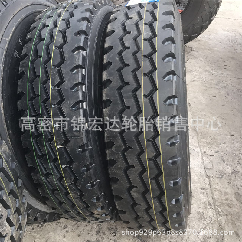 新货车轮胎700R16LT卡车钢丝轮胎700R16品