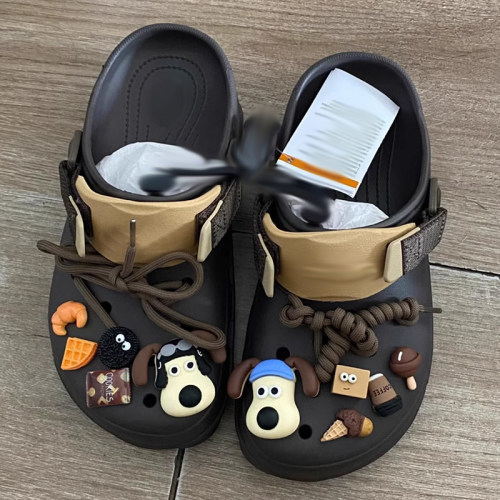 Crocs卡通掌门狗鞋花洞洞鞋配饰
