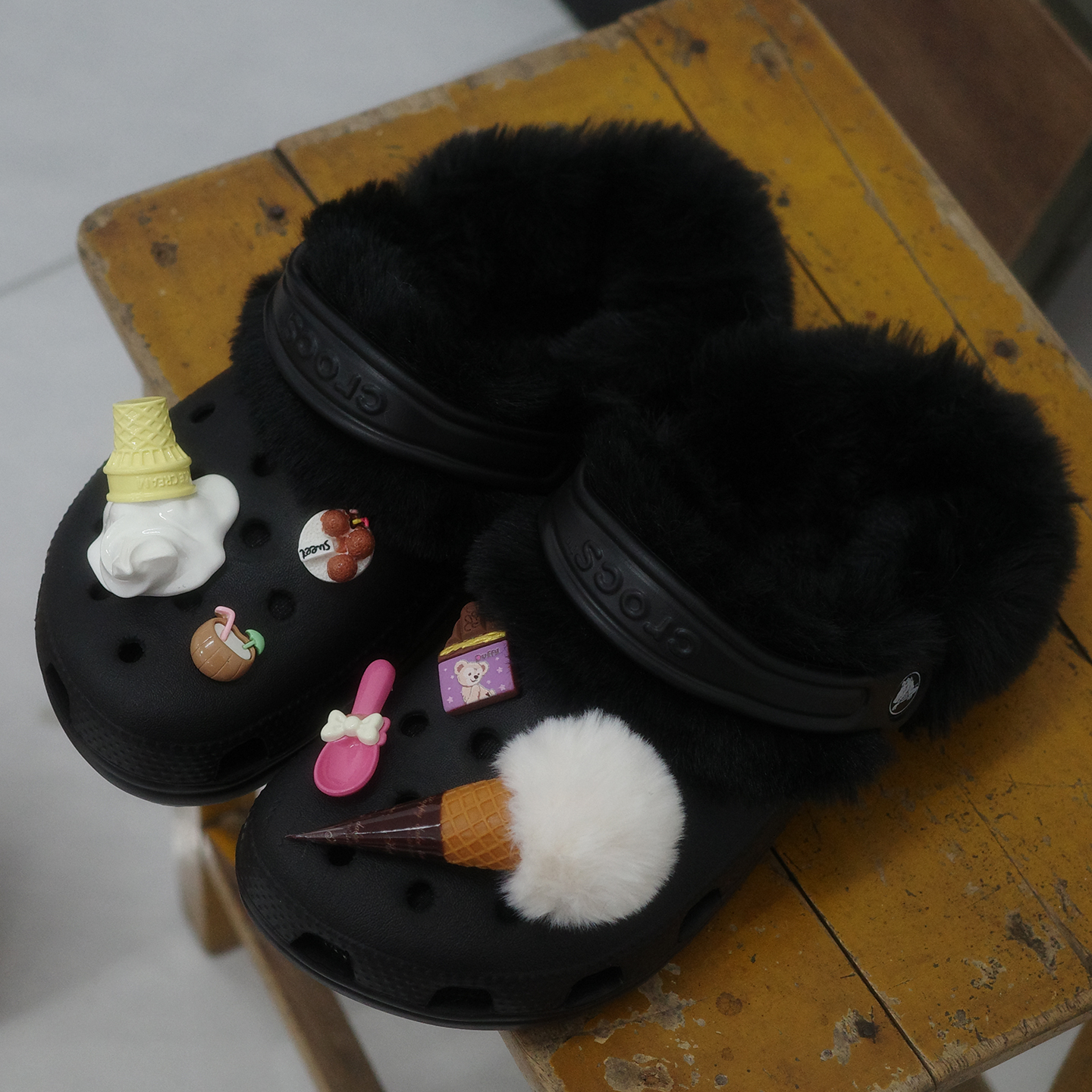 Mkop洞洞鞋内胆毛绒鞋套棉厨师鞋适配Cross/Crocs卡骆驰泡芙云朵
