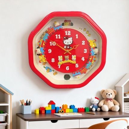 hellokitty小火车时钟挂钟客厅2025新款时钟挂墙钟表挂钟客厅时钟