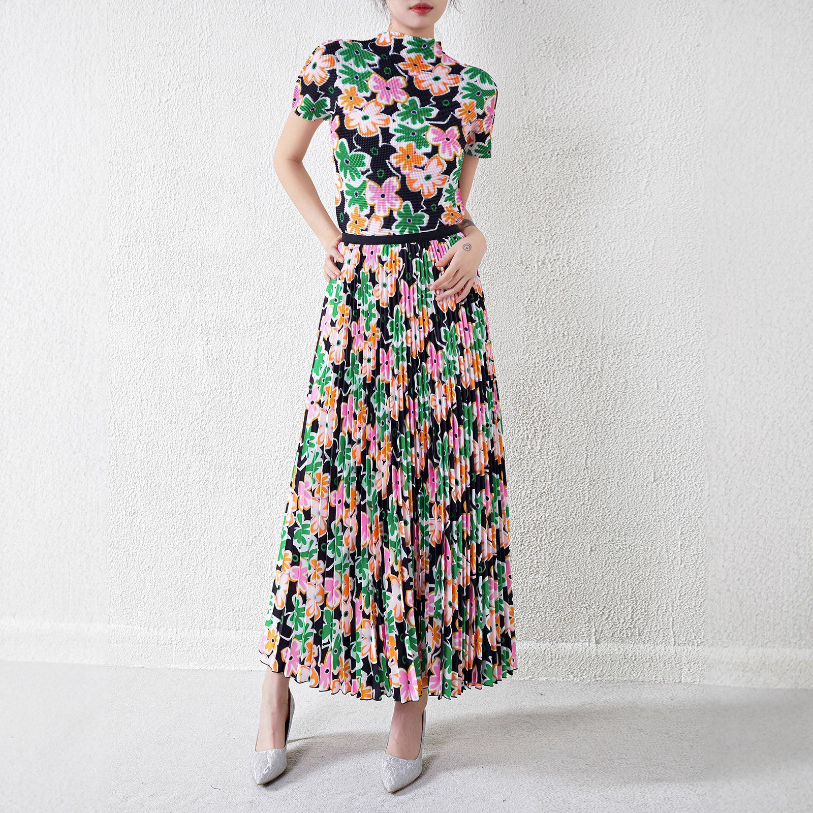 时尚高级感褶皱套装女2026年夏新款别致上衣碎花半裙气质俩件套,女装/女士精品,时尚套装,淘宝优惠券,粉丝福利购,淘宝优惠卷