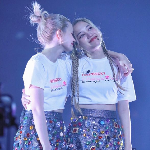 泰国FreenBecky粉红理论应援服同款短袖纯棉百搭宽松t恤