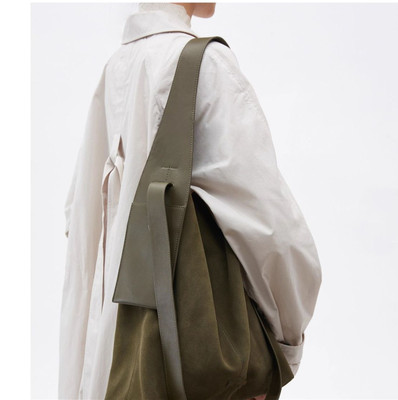 李娜同款麂皮绒挂耳通勤托特包