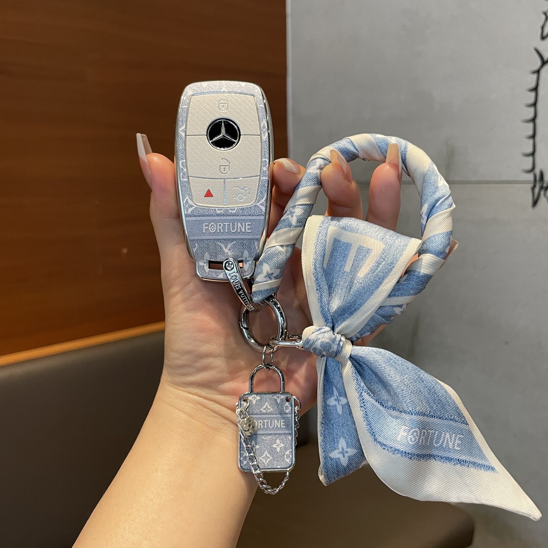 适用奔驰钥匙套GLS450进口GLE350高档GLE450轿跑GLS400车四4键壳